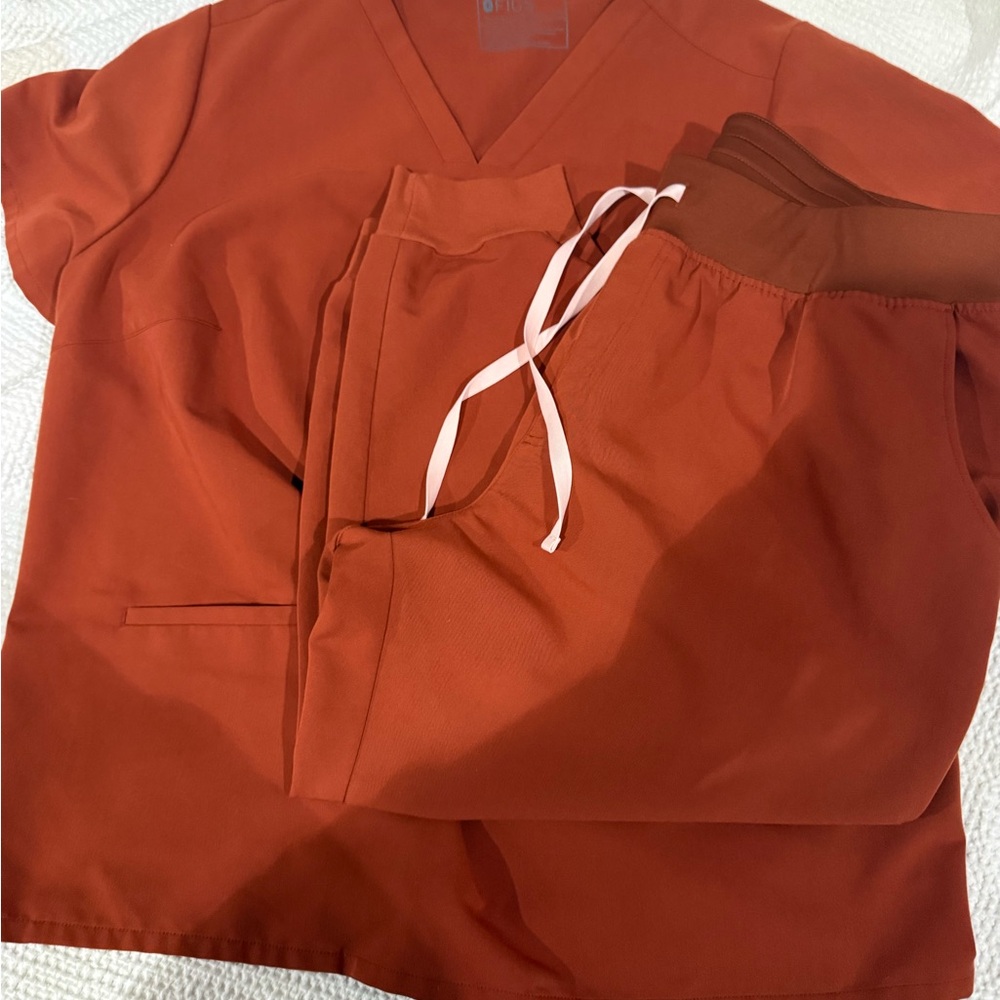 Figs Terracotta Scrub Top